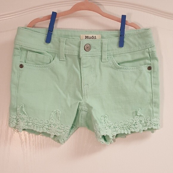 Mudd Mint Green Lace Jean Shorts - Picture 1 of 3